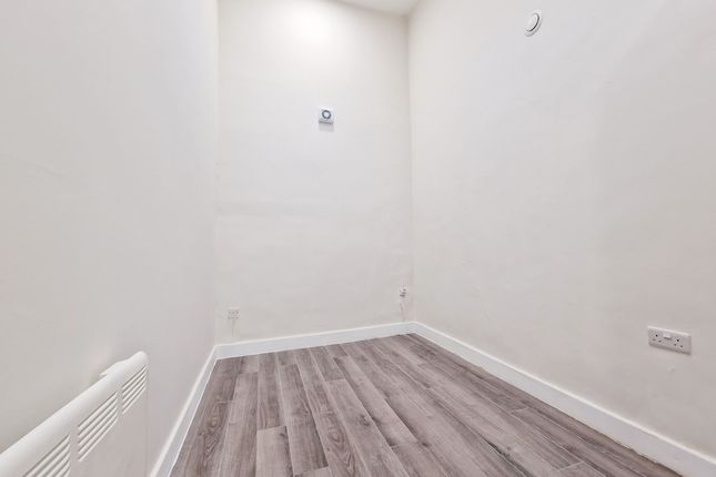 313B , Baker Street, Enfield photo 4