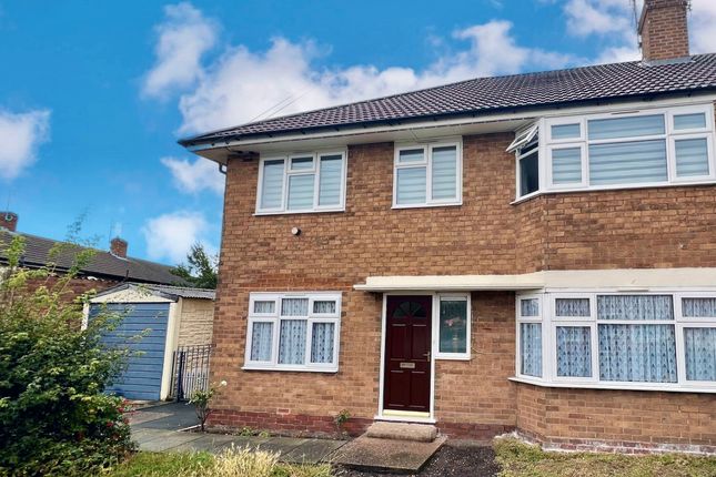 Thumbnail Maisonette to rent in Esher Road, West Bromwich