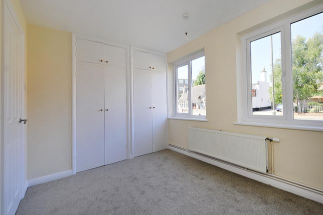Flat to rent in Broadwater Street East, Broadwater, Worthing