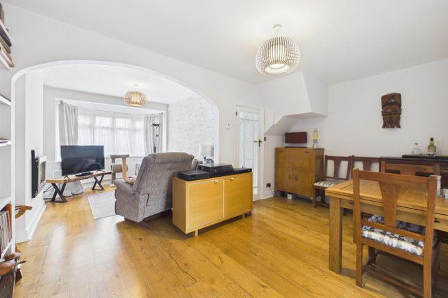 105, Exmouth Road, Ruislip photo 2