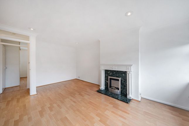 Summerley Street, London photo 3