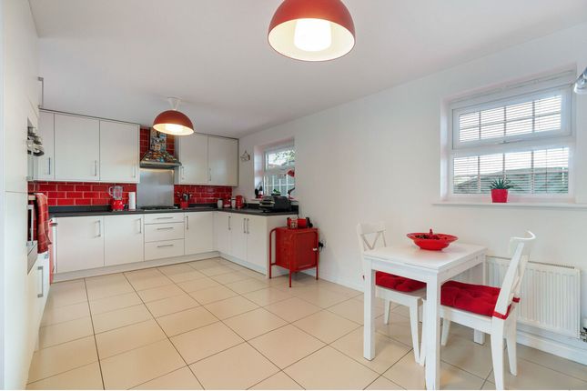 2, Bradgate Close, Narborough Leicester photo 3