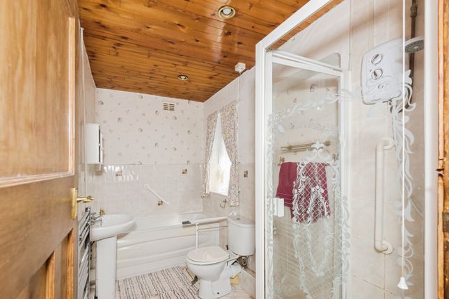 16, Lowlands Road, Lancashire photo 4