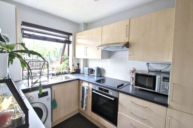 43a West Grove, Woodford Green photo 3