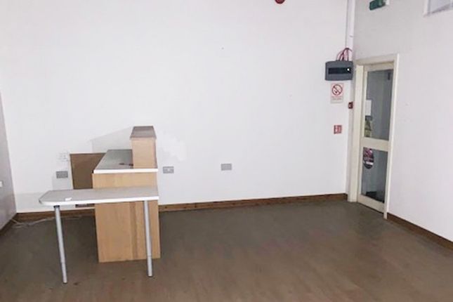Retail premises to let in Phase 1 Unit 24A, The Centre Livingston, Livingston