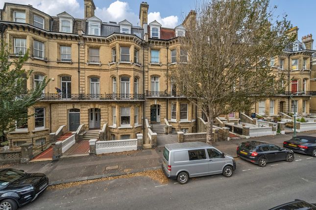 Flat 6, 17, First Avenue, Hove photo 3