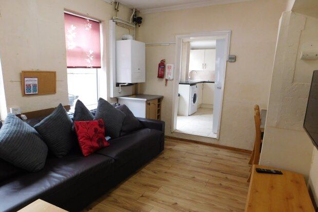 Room to rent in 18 Cheyney Road, Chester