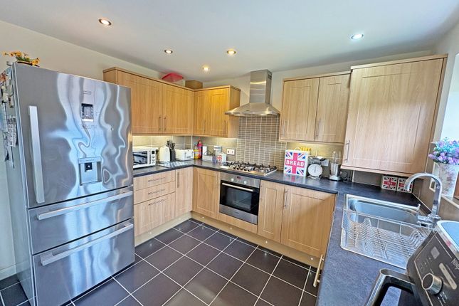 34, Churchill Avenue, Skegness photo 3