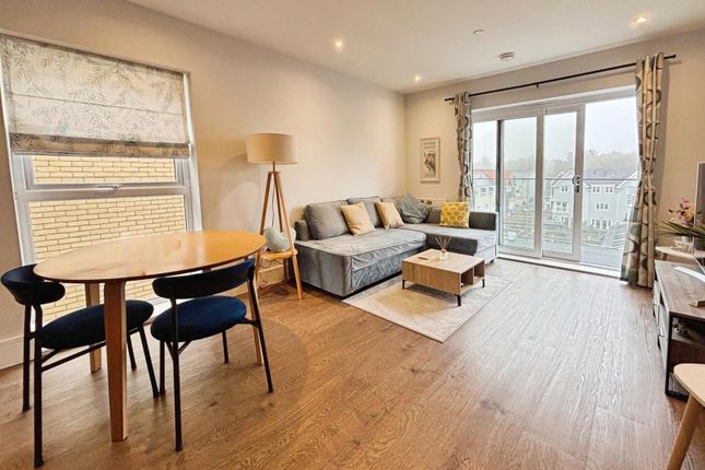 Flat 14, 18, Fairhaven Drive, Berkshire photo 2