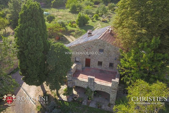 Farmhouse for sale in Caprese Michelangelo, Tuscany, Italy