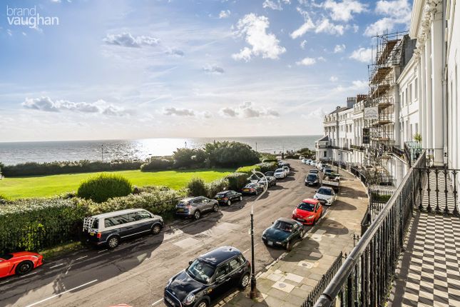 Flat 2, 12, Lewes Crescent, East Sussex photo 4