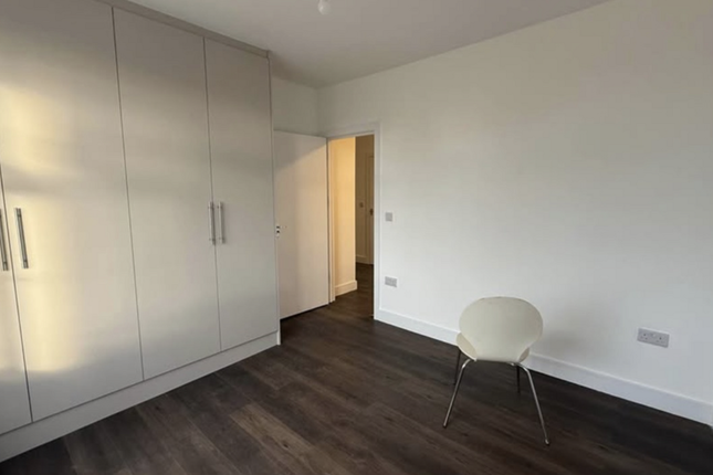 Flat 5, 242-244a, Yeading Lane, Hayes photo 3