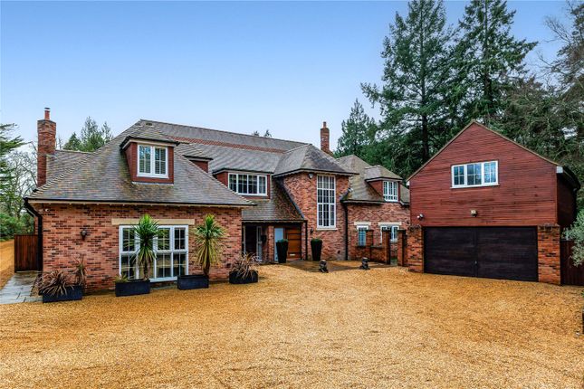 21, Avon Castle Drive, Hampshire photo 2