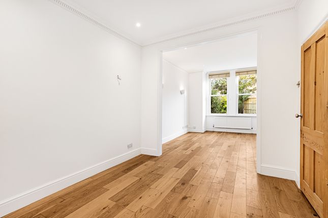 69 Enfield Road, Brentford photo 4