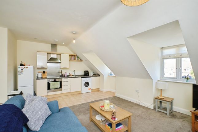 18, Hailwood Drive, Birmingham photo 4