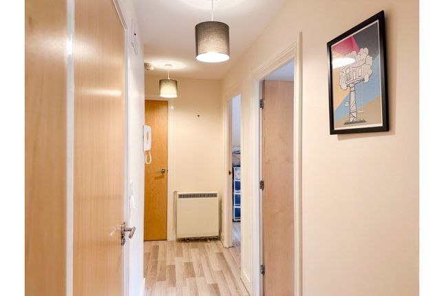Flat for sale in Champs Sur Marne, Bristol
