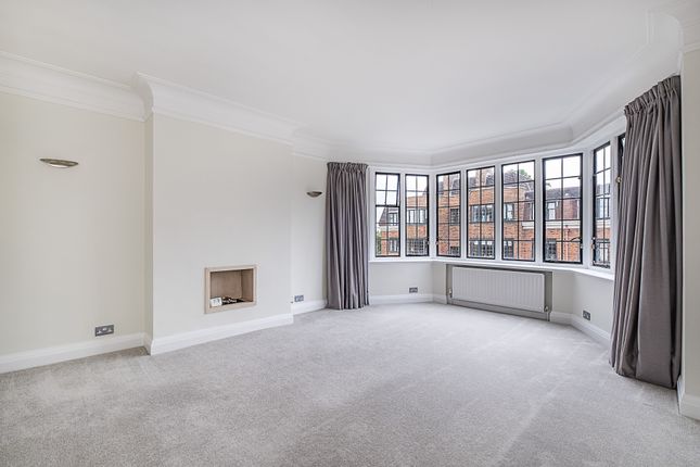 Flat 13, Keble House, Manor Fields, London photo 3