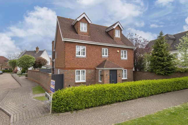 Thumbnail Detached house for sale in Hawthornden Close, Kings Hill