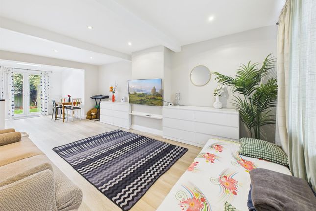 9, Royal Avenue, Calcot photo 4