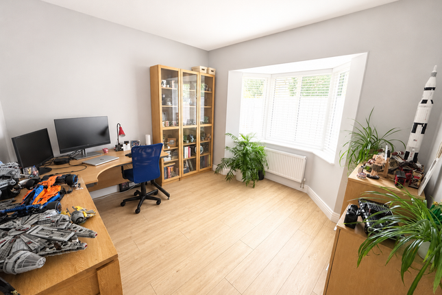 10, Joseph Conrad Drive, Ashford photo 3