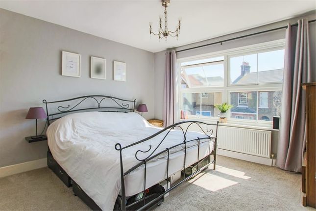 17, Morton Road, East Grinstead photo 4