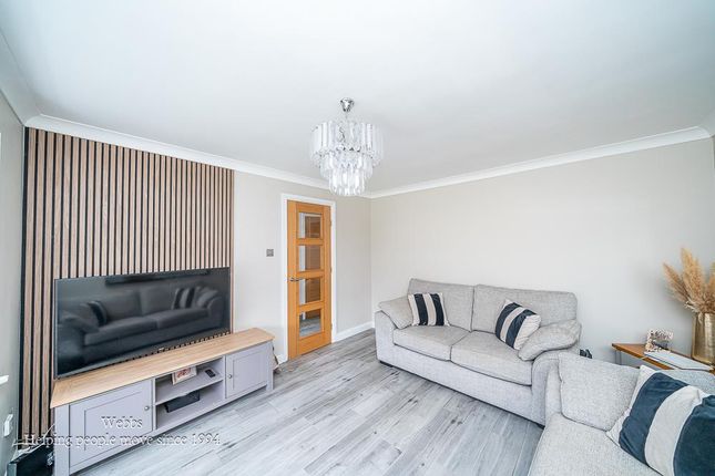 4, Chestnut Close, Rugeley photo 3