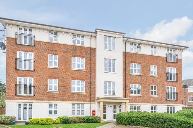 Thumbnail Flat for sale in Colnhurst Road, Watford, Hertfordshire