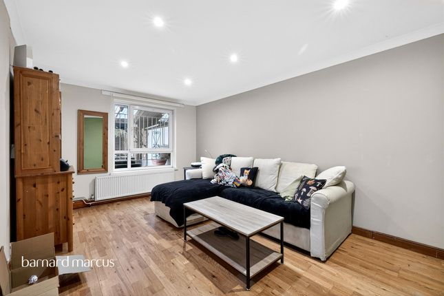 27, Lausanne Road, London photo 2