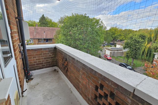 Glazebrook Close, London photo 5
