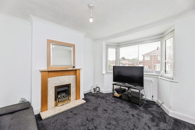29, Grove Lea Crescent, Pontefract photo 2