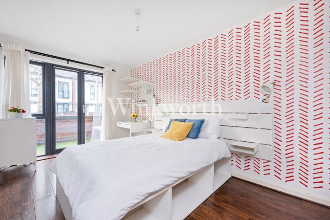 Thumbnail Flat for sale in Leverton Close, London