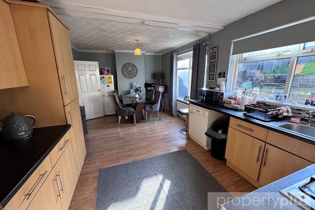 46, Tynybryn Road, Rhondda Cynon Taff photo 5