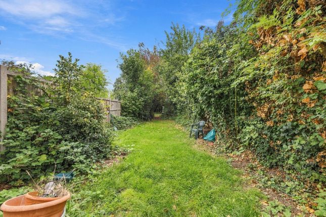 40, Colvin Gardens, Wanstead photo 3
