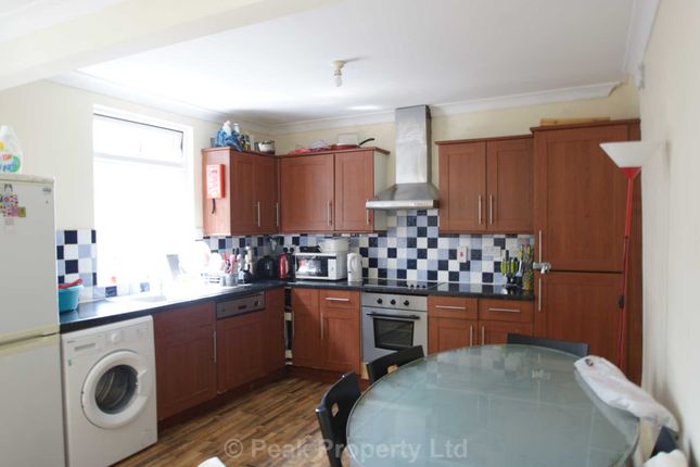 Room to rent in Room 2, Queens Road, Southend On Sea