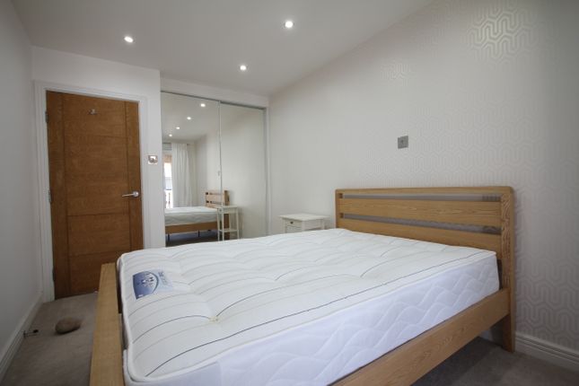 Flat to rent in Royal Arch Apartments, The Mailbox, Wharfside Street, Birmingham