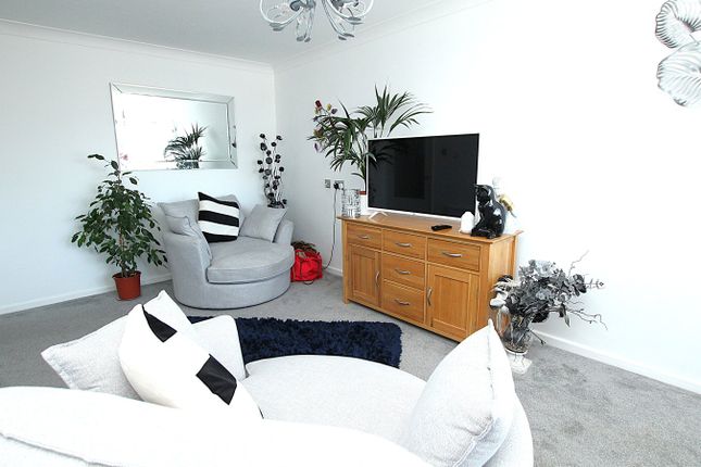 Flat 31 Buckingham Court, 12 Mount Pleasant Road, Poole photo 4