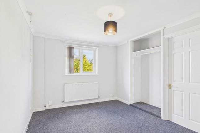 Flat 2, 219 Kingshill Road, Swindon photo 4
