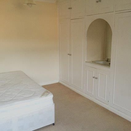 Thumbnail Room to rent in Clare Road, Maidenhead