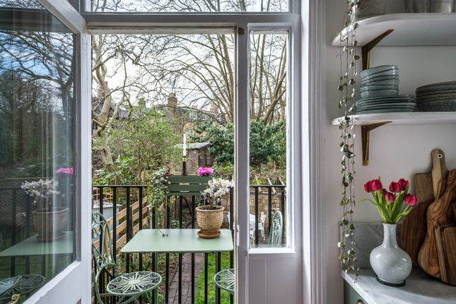 Flat for sale in Portland Rise, Finsbury Park