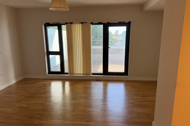 40, Crownage Court, 99, Staines Road West, SUNBURY-ON-THAMES photo 4