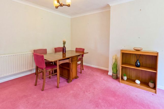 25, Roman Way, Reading photo 4