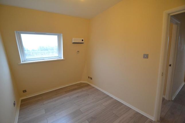 Flat for sale in Peregrine House, The Blanes, Ware