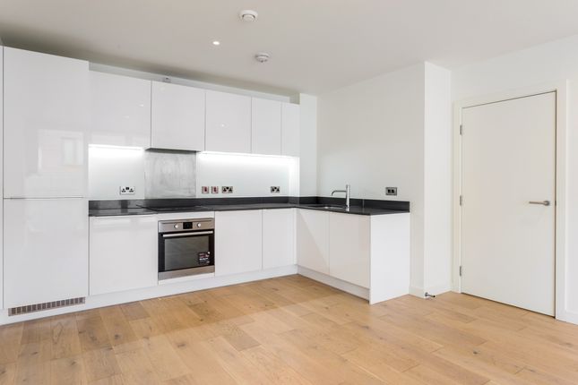 Flat to rent in Capitol Way, London