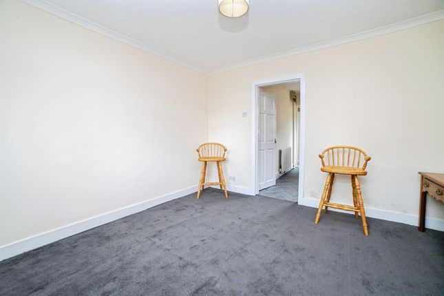 6, Blacks Lane, Chesterfield photo 3