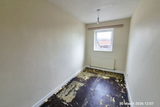 Flat, 2 Charterfield Drive, Kingswinford photo 4