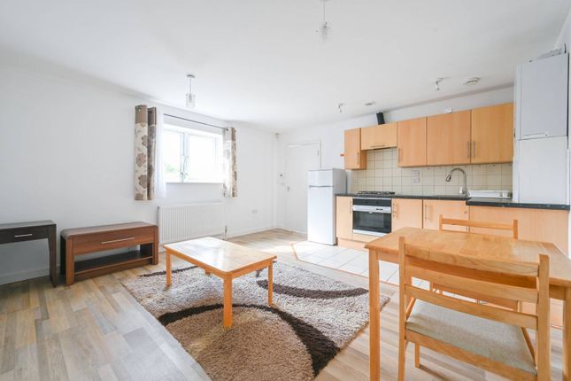 Thumbnail Flat to rent in Western Road, Mitcham