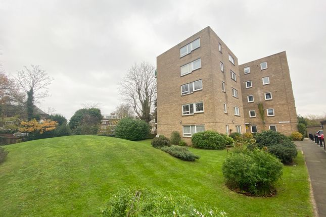 Thumbnail Flat to rent in Hermitage Walk, South Woodford