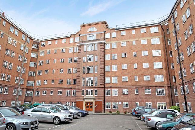 Flat to rent in Goldhawk Road, Stamford Brook, Hammersmith