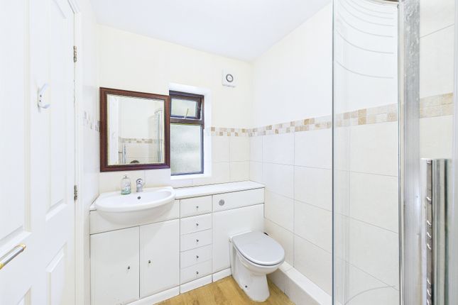 Ensuite Bed 5