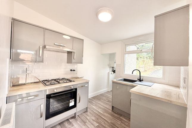 43 Marion Crescent, Orpington photo 4